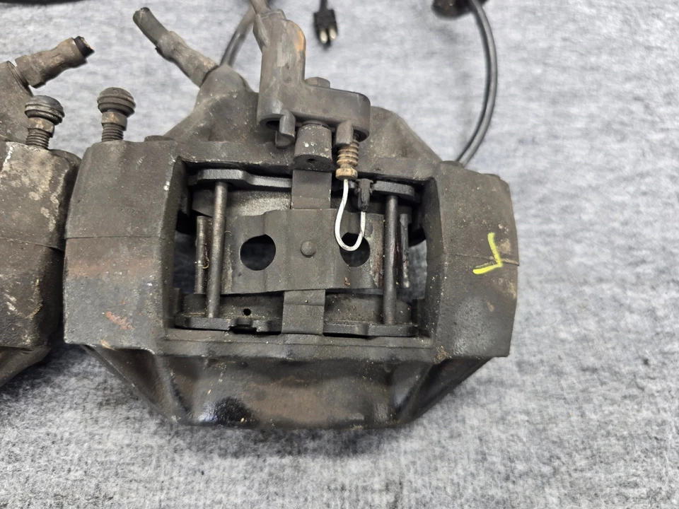 Front Brake Caliper Calipers Set Assembly Mercedes R129 Sl500 Sl320 oem - Image 2 of 4