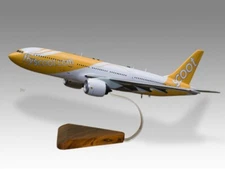 Boeing 777-200 Scoot Airlines Desk Wood Airplane New Model Large Scale 1/144