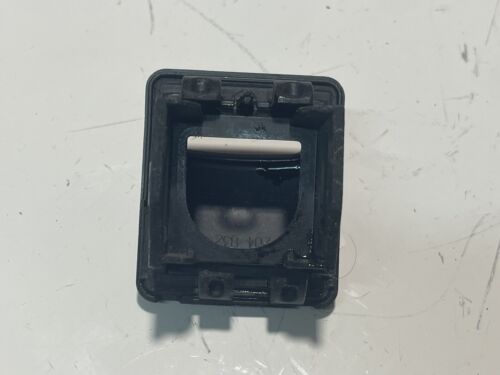 Mercedes W204 Windscreen Washer Nozzle Clean Jet Cover Bracket Trim A2048320714 - Picture 5 of 7