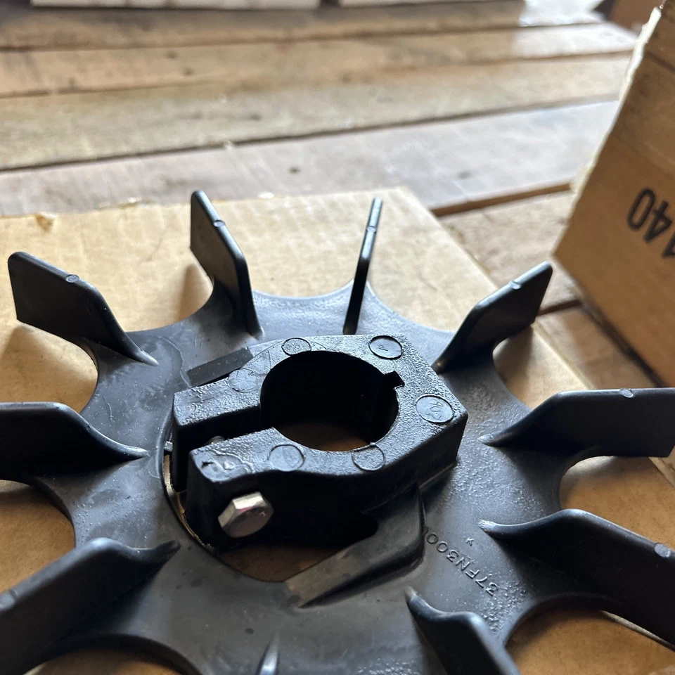 Ventilador de refrigeración Baldor 37FN3000A02 Foto 3 de 4