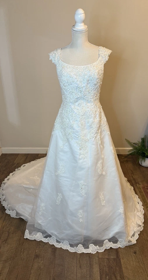 Mori Lee Y2K Bridal A-Line Gown Cap Sleeves Cathedral Train Lace Beading Sz 10 - Image 3 of 4