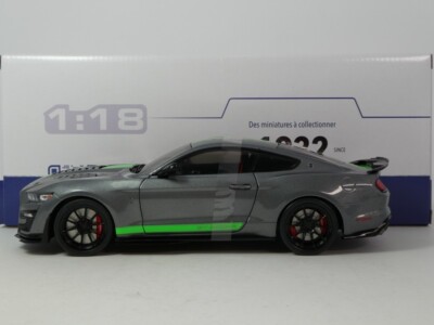 Solido Ford Shelby GT500 Carbonized Grey Neon Green Stripes 2020 1/18 S1805911