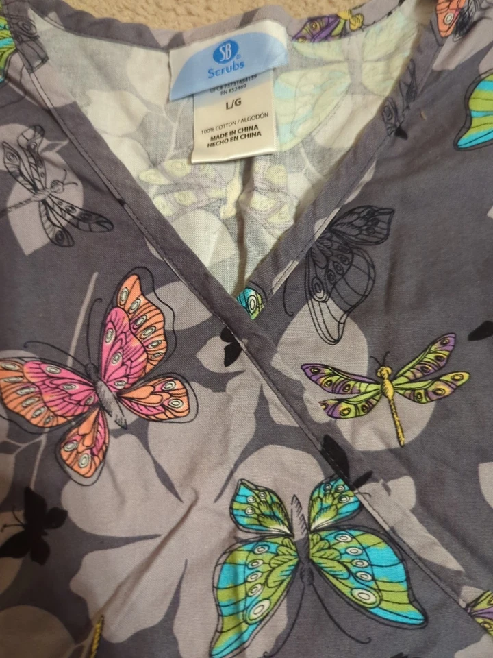 SB Scrubs Large Butterfly Dragonflies Scrub Top with Purple Bottoms Scrub Pants - Image 3 of 4
