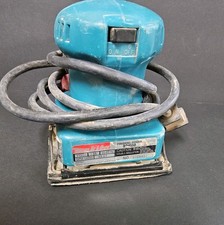 Makita BO4556K Finishing Sander