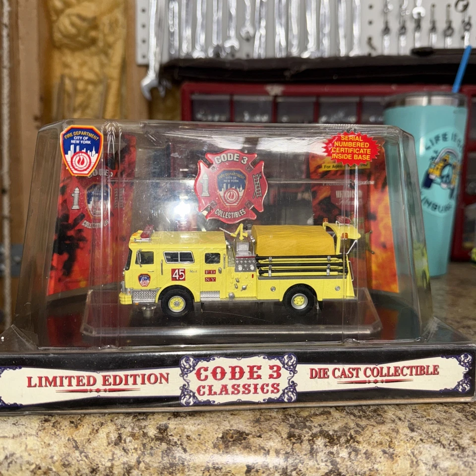 New Code 3 Model #12359 FDNY Classic Mack CF Pumper, Engine #45 - Image 2 of 4