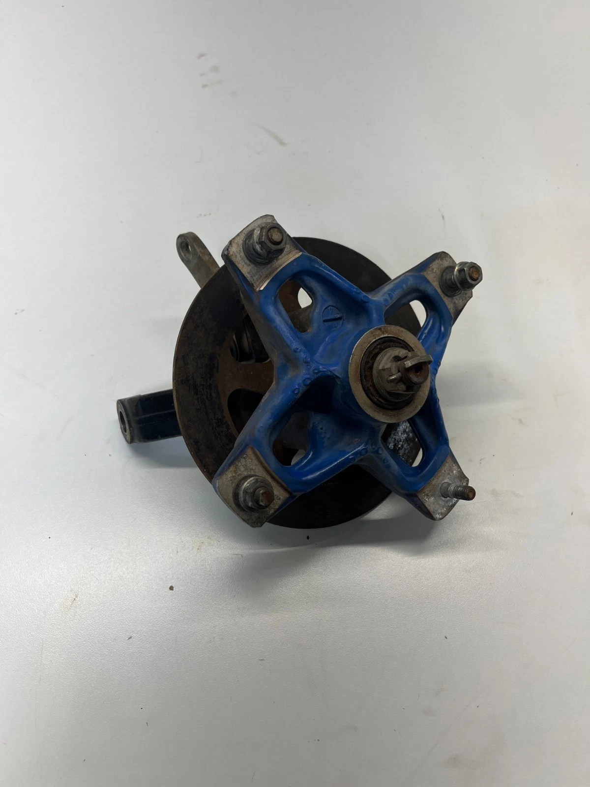 87 1987 SUZUKI LT500R lt 500 r Quadzilla OEM Front Left Hub Spindle Knuckle
