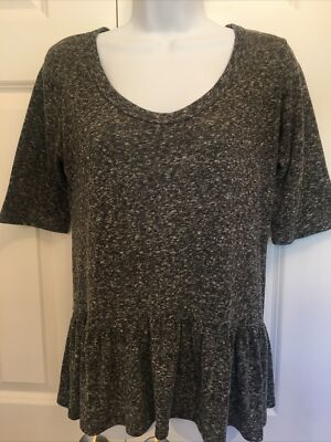Basil Lola Women s S Pullover Peplum Top Gray Textured Cinch Button Back SS EUC