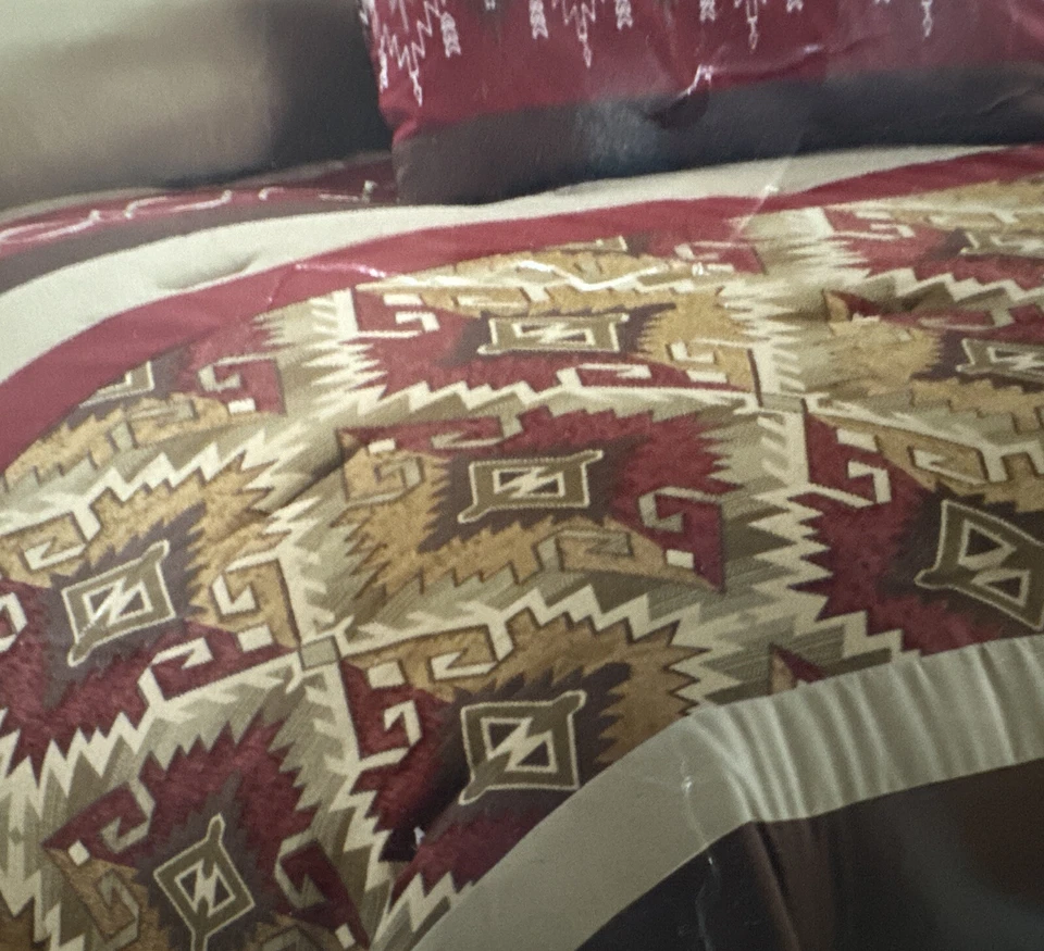 Juego de edredón 3 piezas Hallmart Mesa KING 102x90 marrón borgoña suroeste Foto 2 de 2