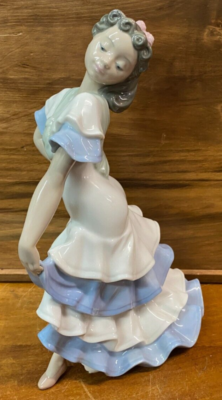 Lovely Rare Nao by Lladro Flamenco Dancer Porcelain Figurine Made