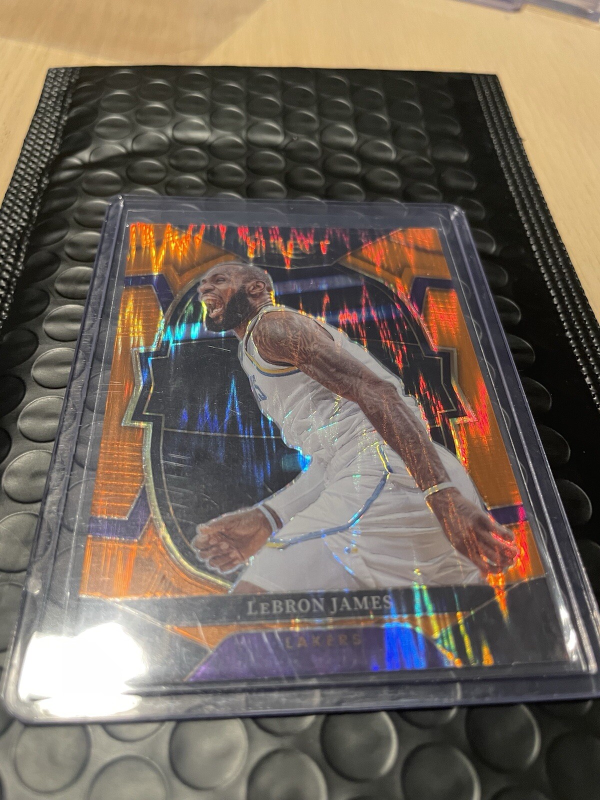2022-23 Panini Select - Concourse Orange Flash Prizm #26 LeBron James