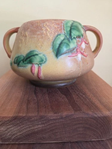 Roseville Pottery Fuchsia Green 1938 Handled Vase Bowl Planter (346-4)
