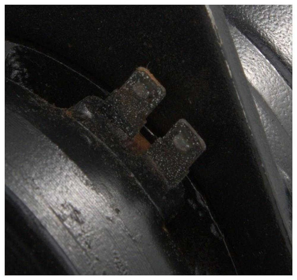 A/C Compressor - Image 4 of 4