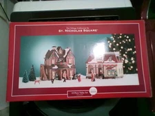 ST. NICHOLAS SQUARE 10 PIECE VALUE SET ILLUMINATED 2005