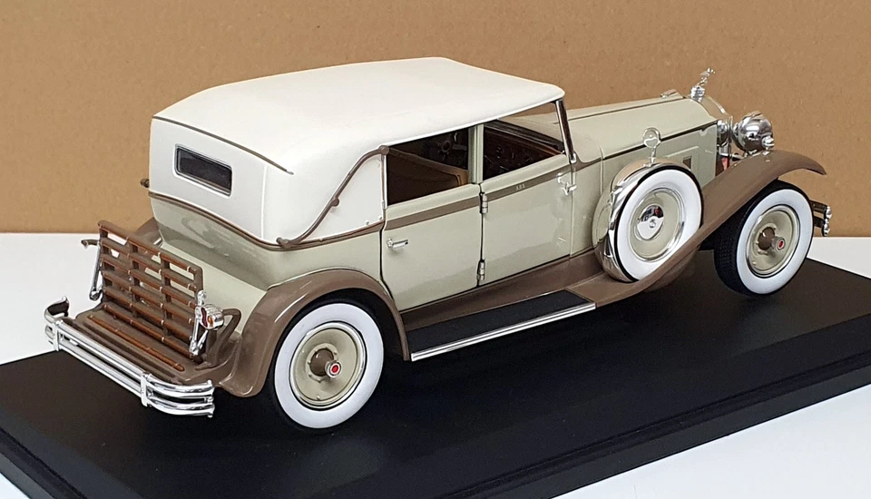 Signature Models 1/18 Scale 18103 - 1930 Packard Brewster - Greenish Grey/Brown - Image 2 of 4