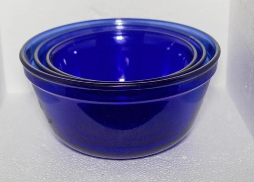 Set of 3  Anchor Hocking Cobalt Blue Mixing Nesting Bowls  2 1/2, 1 1/2 & 1 Qt.