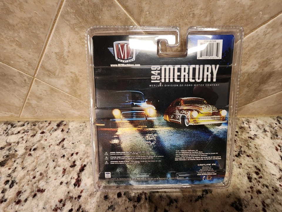 M2 Machines Diorama - 1949 Mercury Custom R02 24-07 - Image 3 of 4