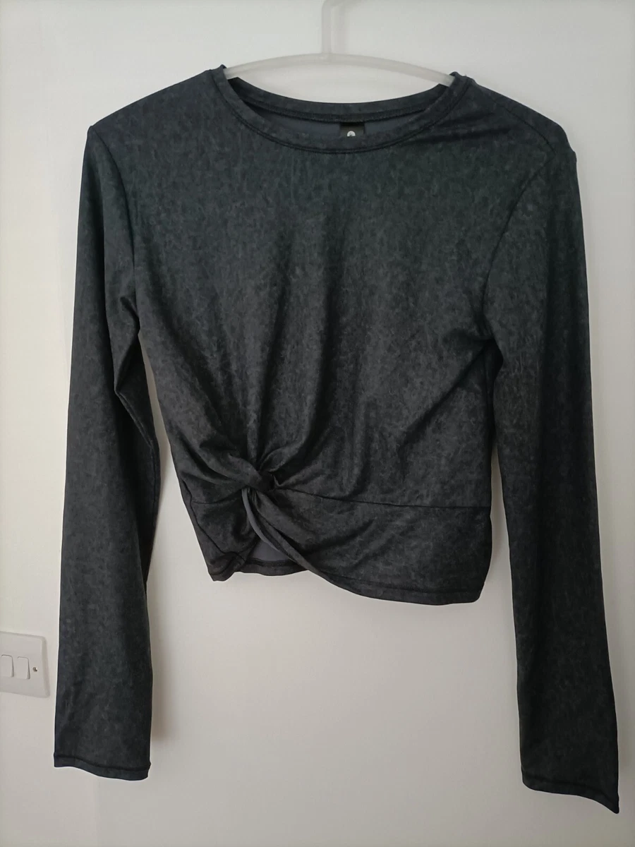 Knot front hotsell workout top
