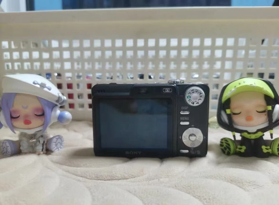 Sony Cyber-shot DSC-W55 7.2MP 3x Optical Zoom Digital Camera Rare Black English - Image 3 of 4