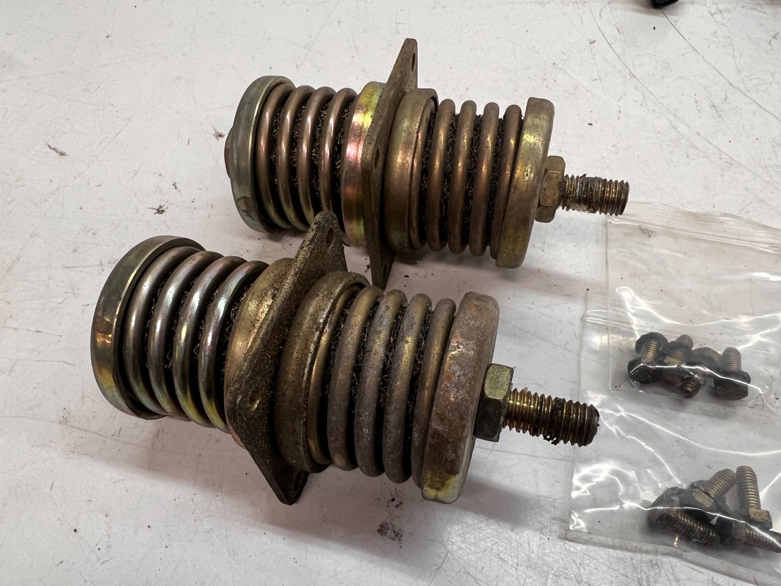 LAMBORGHINI MURCIELAGO EXHAUST SPRING ABSORBER W/ HARDWARE OEM 410253379 x2