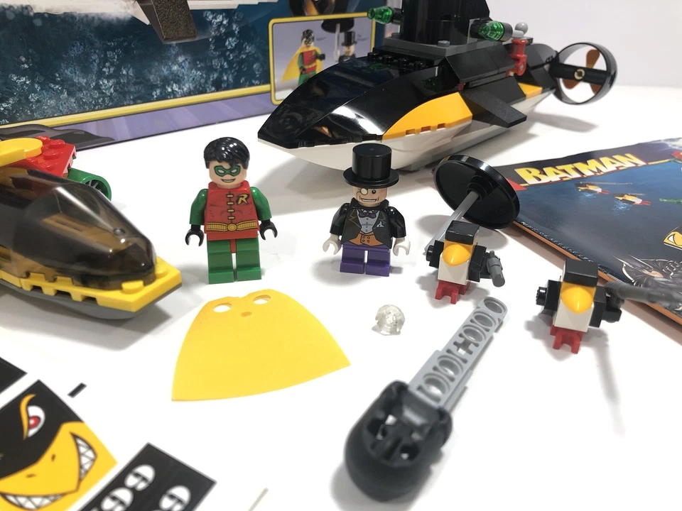 LEGO Batman: Robin's Scuba Jet: Attack of the Penguin (7885) 100% con minifiguras... Foto 2 de 4