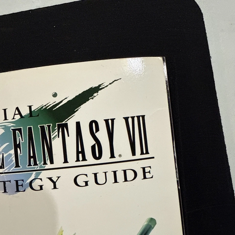Brady Games Final Fantasy VII 7 Official Guide - Image 3 of 4