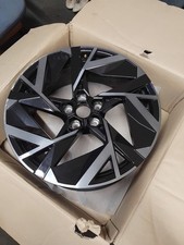 X1 Genuine Renault Arkana 19 Inch Alloy Wheel 403002698R