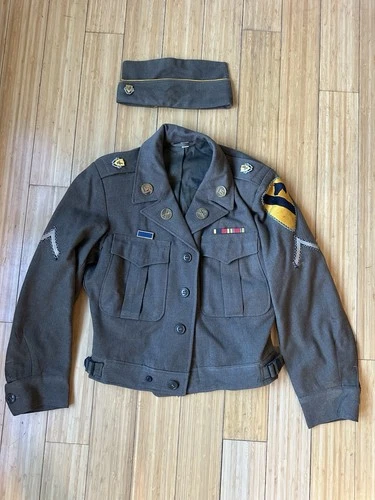 Vintage ww2 military jacket 38R Uniform With Hat And US Pin