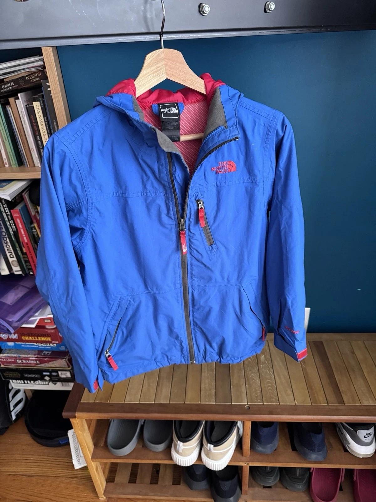 The North Face Rain Jacket Kids Size M Blue