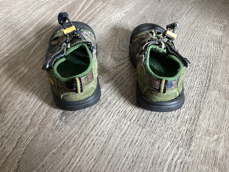 Keen Little Kids Size 8 Boys 1006037 Green Camo Sandals Water Shoes Newport - Image 4 of 4