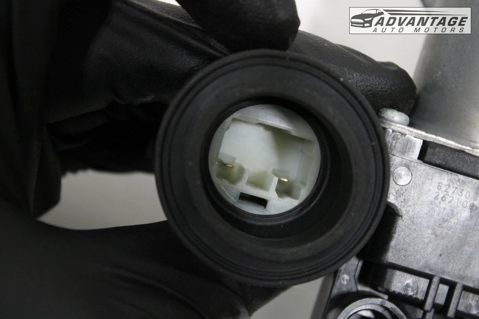 2018-2024 NISSAN KICKS REAR LEFT SIDE DOOR WINDOW REGULATOR W/ MOTOR OEM - Image 4 of 4