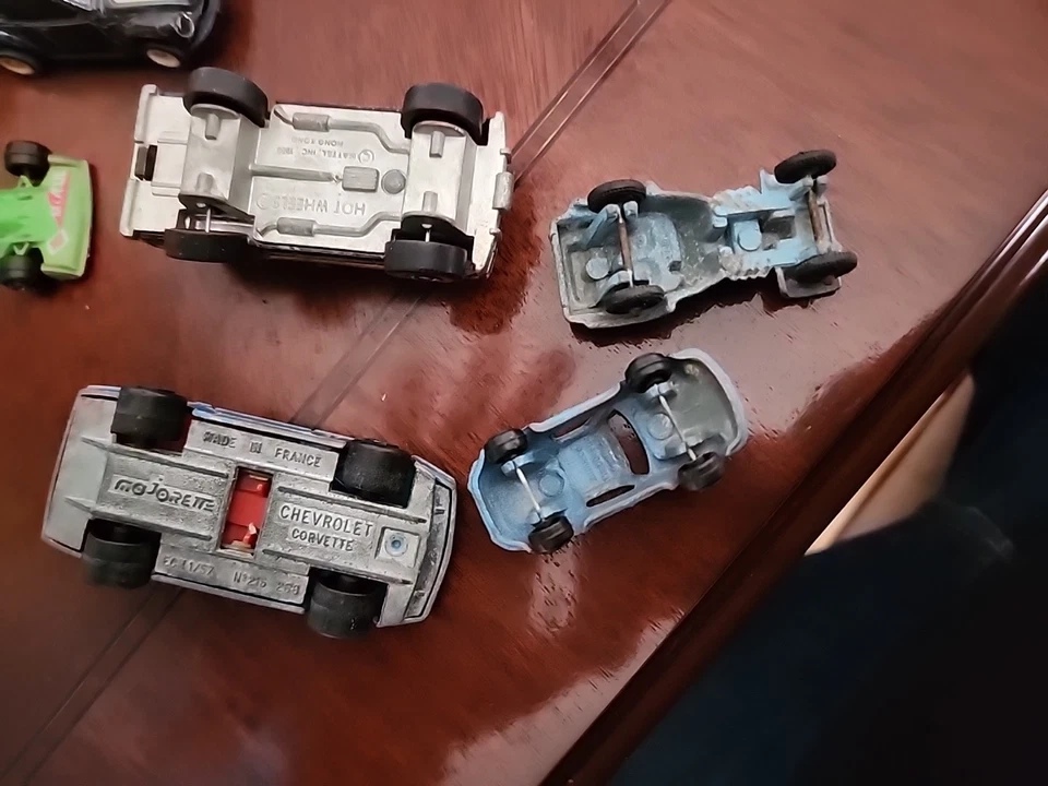 Lote misto de vários carros Hotwheels/matchbox alguns vintage Mojorette, Yatming etc. - Imagem 4 de 4