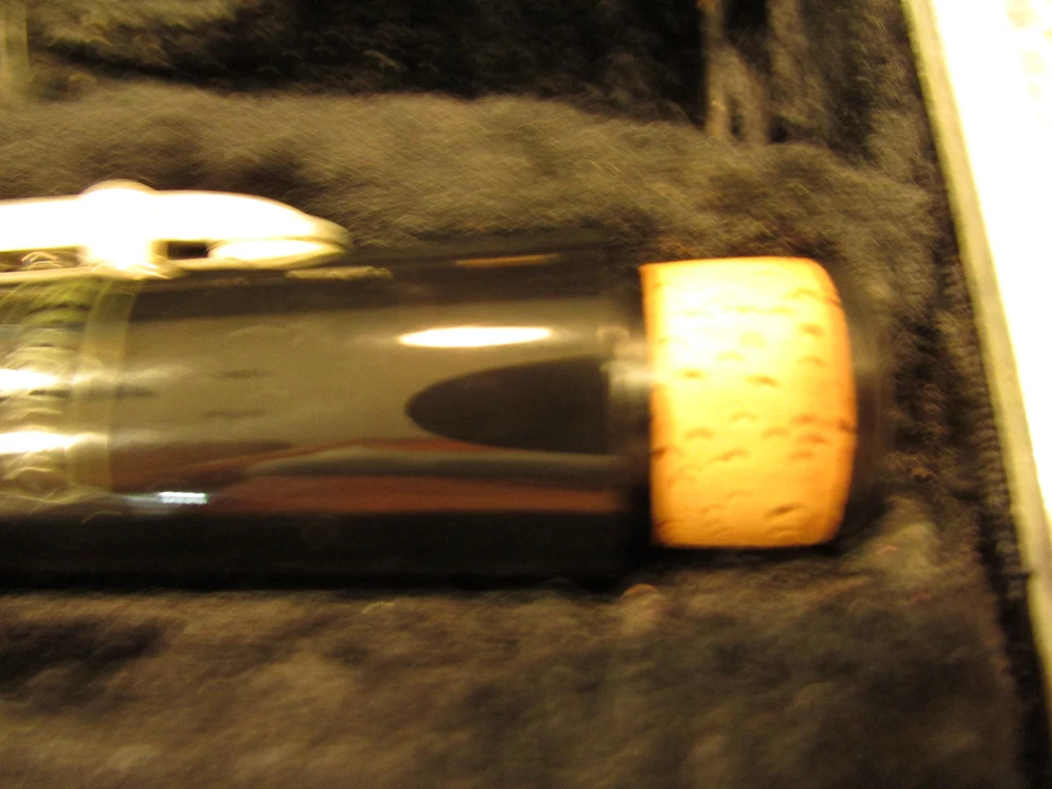 BUNDY CLARINET & CASE NEW CORKS SELMER MADE IN USA - Image 3 of 4