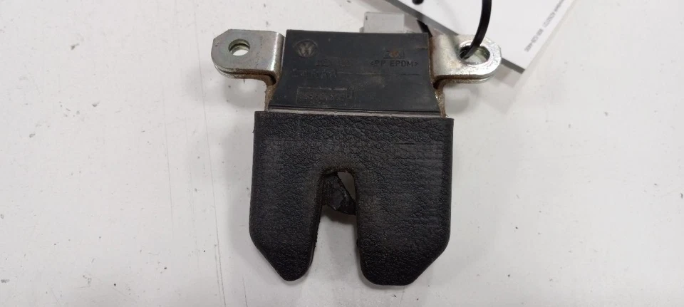 Cierre maletero Volkswagen Jetta 2003 2002 2001 2000 Foto 3 de 4