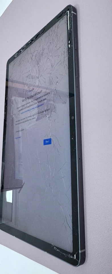 Samsung Galaxy S10 FE 5G, 128GB- Grey, (Cracked Screen)- See Description - Image 4 of 4