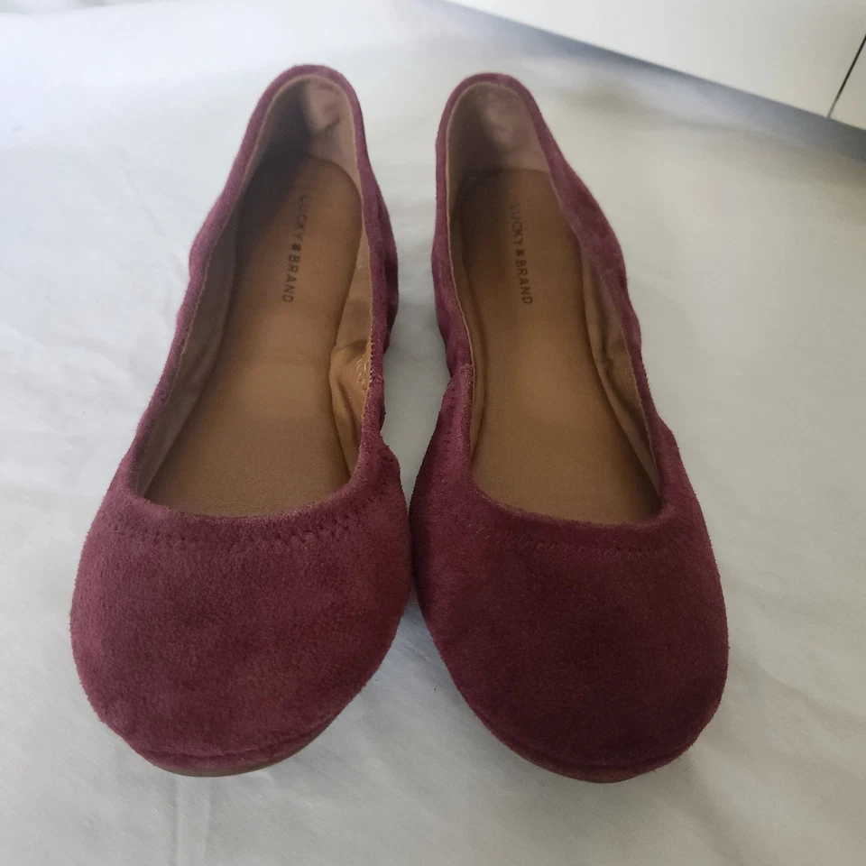 Zapatos planos de ballet Lucky Brand para mujer 8,5 M Erin sin cordones gamuza borgoña trabajo Foto 2 de 4