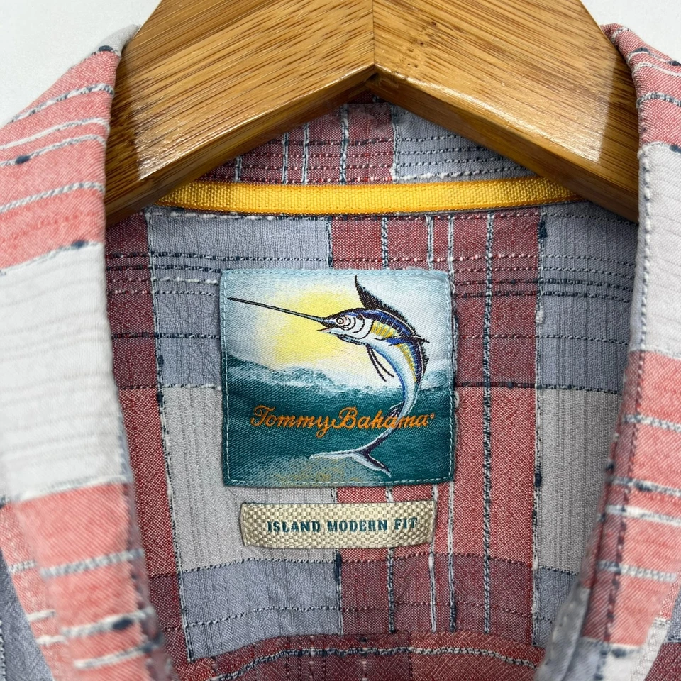 Tommy Bahama Short Sleeve Button Shirt Men's 2XL Gray Red Silk Linen Island Mode - Image 4 of 4