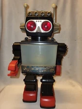 VINTAGE OLD BATTERY-OPERATED PLASTIC TOY SATERN TV ROBOT COLLECTIBLE TOY 1970
