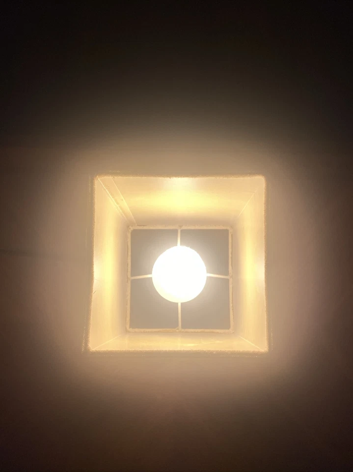 Б/у прикроватная лампа Aooshine — гладкий дизайн, мягкое свечение - Изображение 2 из 4