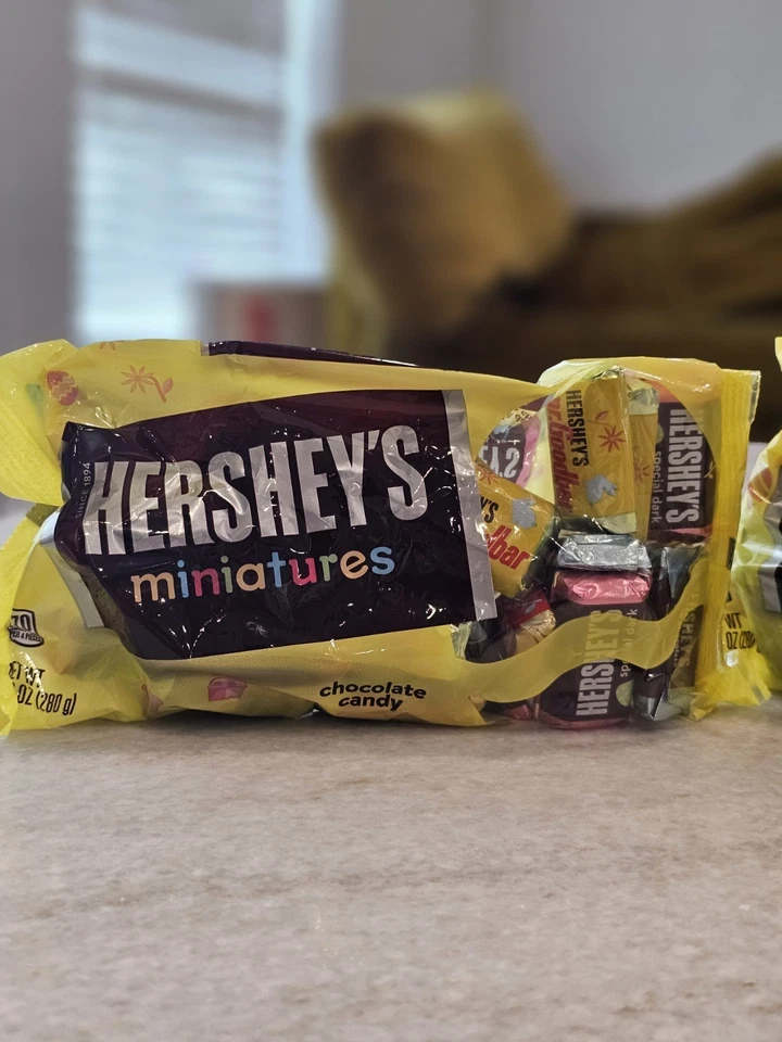 Hershey's Miniatures Surtido Chocolate Caramelo de Pascua, Bolsa 9.9 OZ Foto 2 de 4
