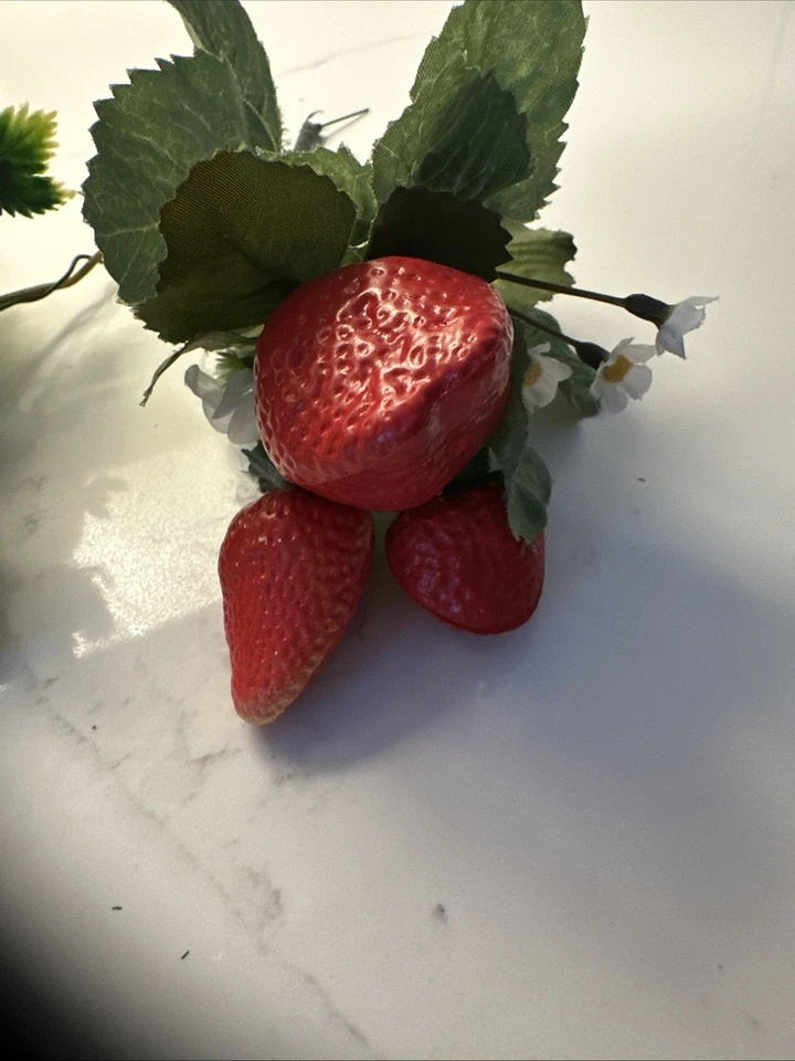 Campanas de follaje fresas de plástico vintage de mediados de siglo. Lote de 2 Foto 3 de 4