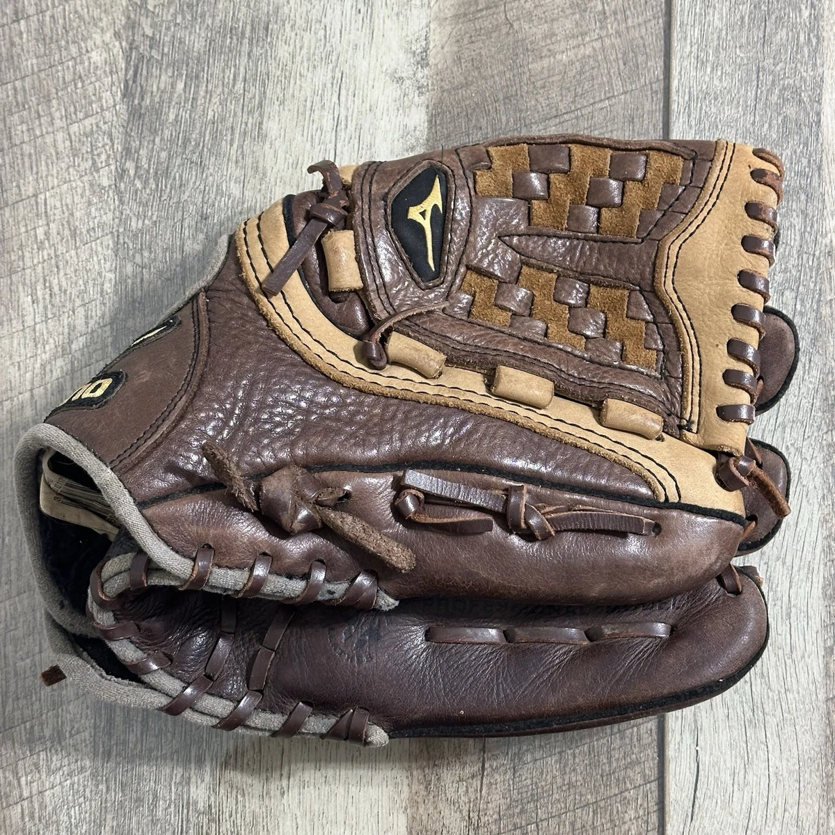 Mizuno Infield 11.75 Size Baseball Softball Gloves & Mitts for