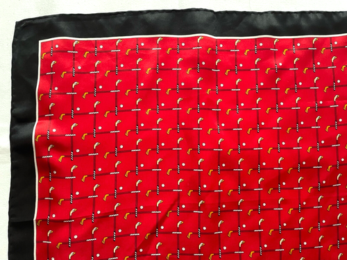 ⛳ Golf Silk Pocket Scarf – 20" Red Black PUTTERS & BALLS Novelty Classic Satin - Picture 2 of 5