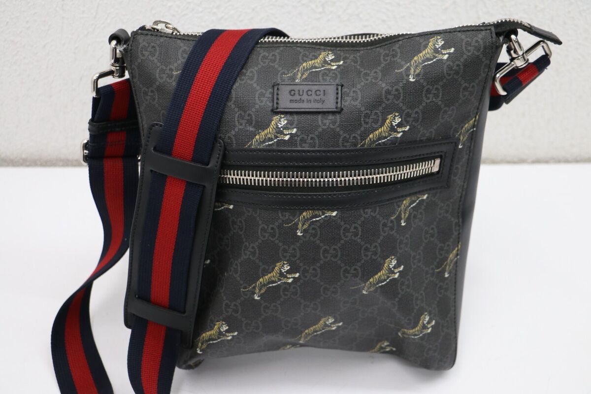 Gucci Supreme Tiger Web Strap Front Zip Messenger Bag Gucci Supreme Tiger Web Strap Front Zip Messenger Bag