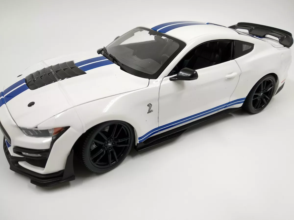 Mustang blanche cheap