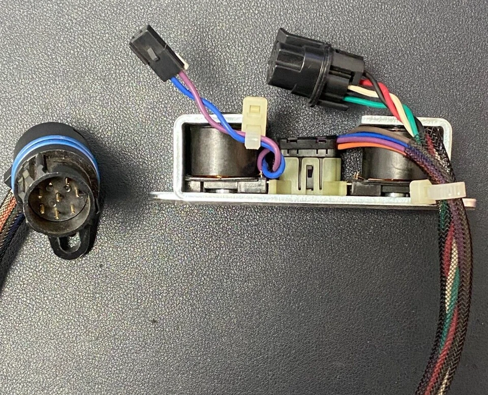 Standard Motor Products TCS45 NUEVO Solenoide de Cambio Hecho en EE. UU. Foto 3 de 4