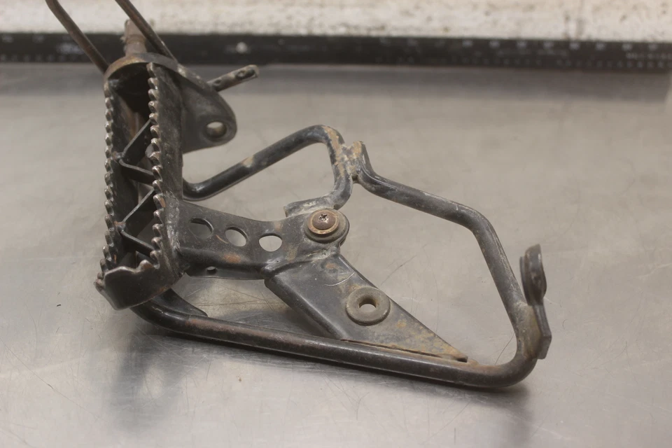 Suzuki Quadrunner 160 LTF160 2001 2x4 reposapiés izquierdo clavija paso C345 Foto 3 de 4