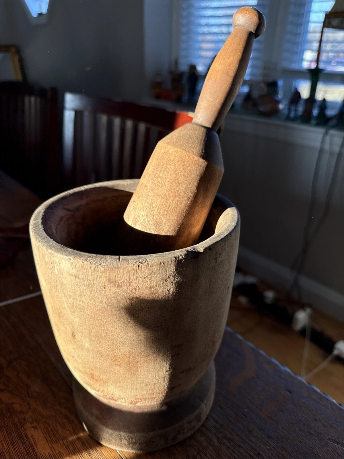 Primitive wood mortar and pestle/18Th Century/Hand Turned/7 3/4 X 6 1/4 ￼