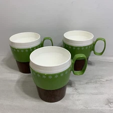 Vintage New-Mar Inc Thermoware Coffee Cups 3 Piece Set Green Snowflake Wood MCM