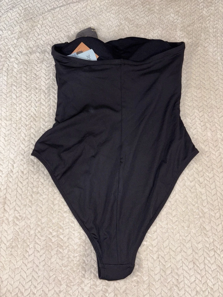 Maiô Shade Shore One Piece XL com nervuras perna alta sem alças mínimo básico - Imagem 4 de 4