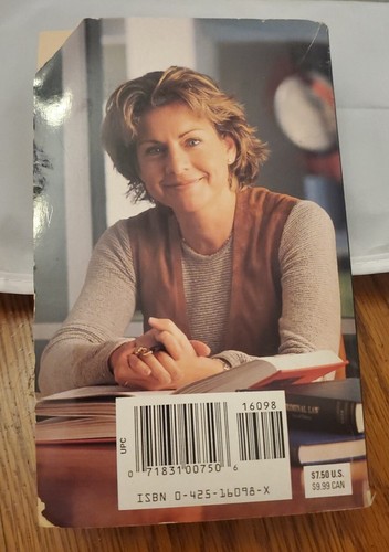 5 Paperback Books Danielle Steel Sandra Brown Patricia Cornwell J D Robb William - Picture 11 of 11